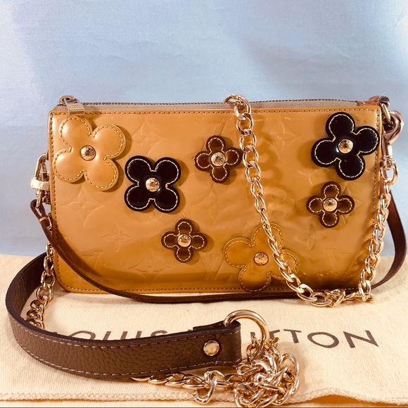 Louis Vuitton Handbags - 🌼LOUIS VUITTON Vernis Flower Lexington Pochette